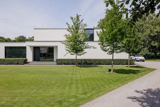 Hoog comfort in strakke villa met loftallure